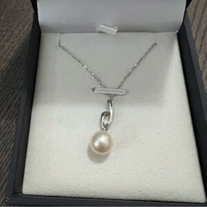 Akoya Pearl & Diamond Lois Pendant